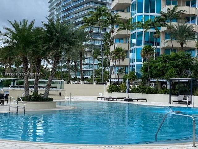 400 S Pointe Dr, Unit 2105, Miami Beach, FL 33139 Photo