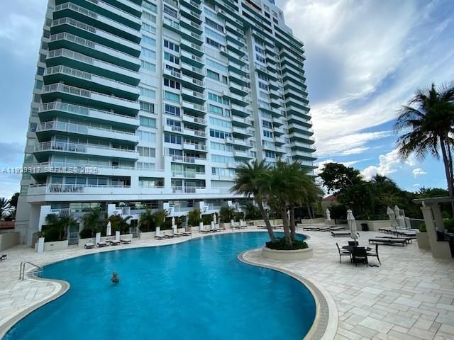 400 S Pointe Dr, Unit 2105, Miami Beach, FL 33139 Photo