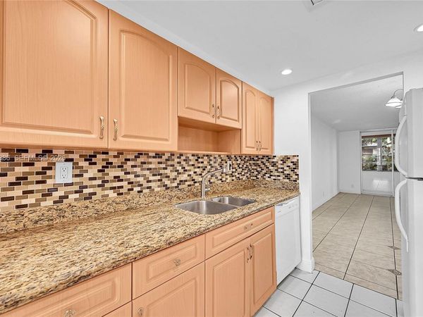 4850 NW 29th Ct , Unit 125, Lauderdale Lakes, FL 33313