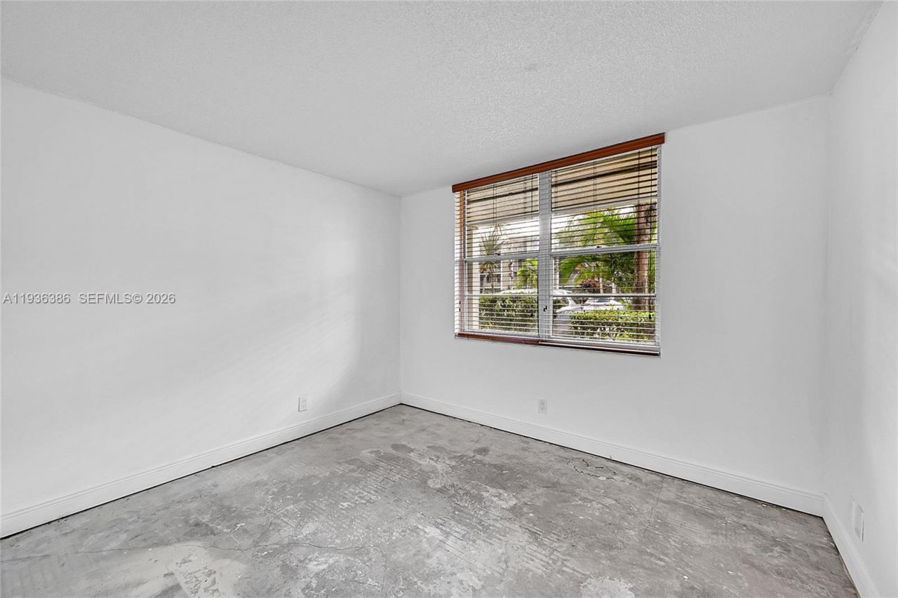 4850 NW 29th Ct, Unit 125, Lauderdale Lakes, FL 33313 Photo