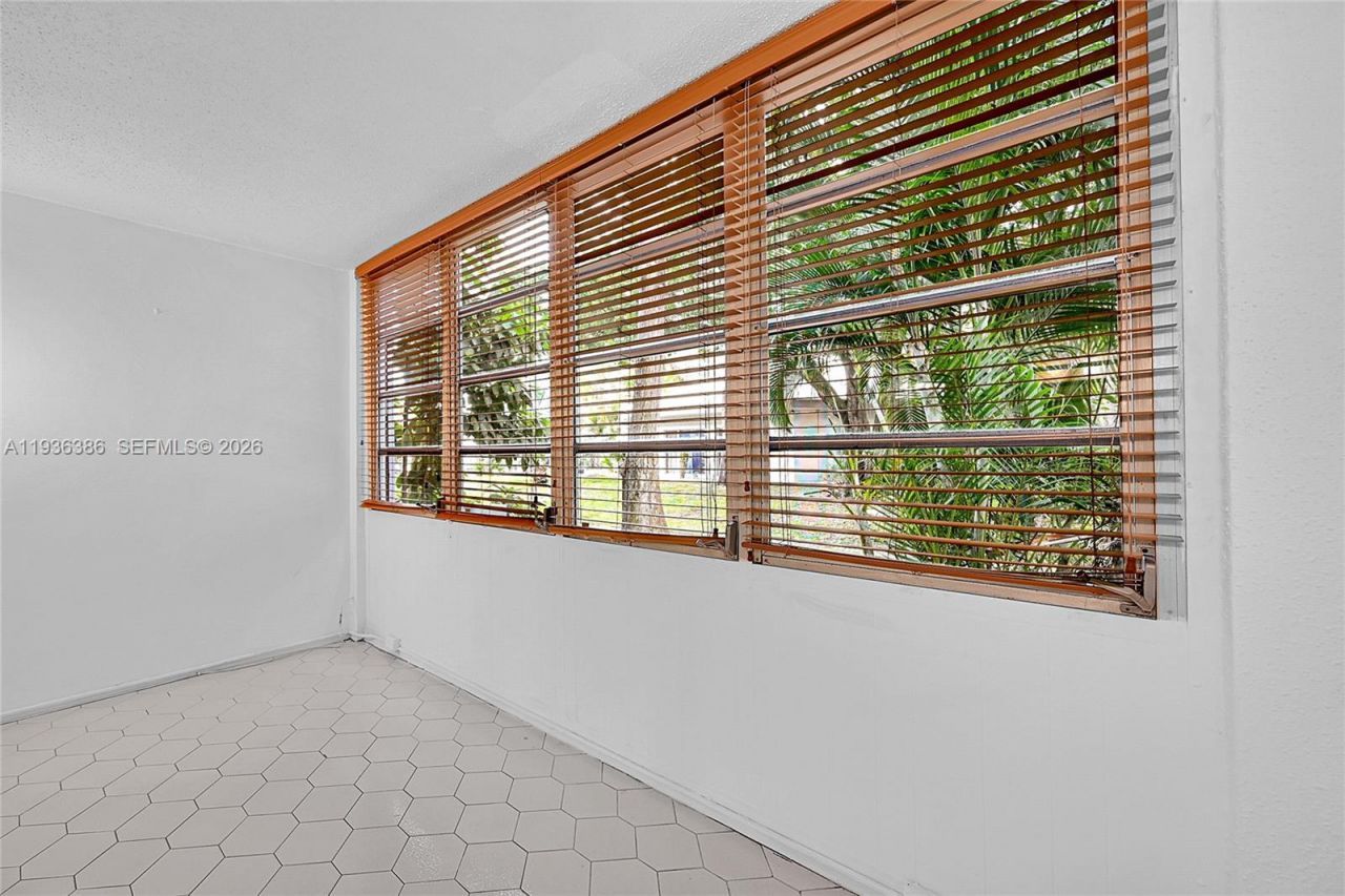 4850 NW 29th Ct, Unit 125, Lauderdale Lakes, FL 33313 Photo