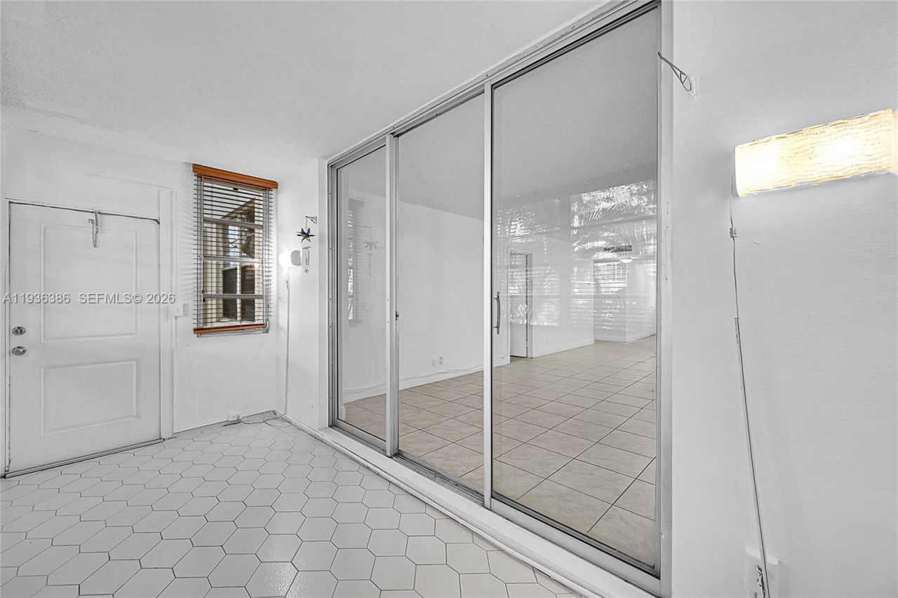 4850 NW 29th Ct , Unit 125, Lauderdale Lakes, FL 33313 Photo