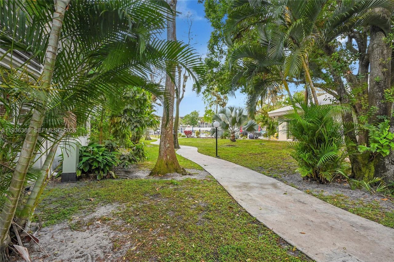 4850 NW 29th Ct , Unit 125, Lauderdale Lakes, FL 33313 Photo