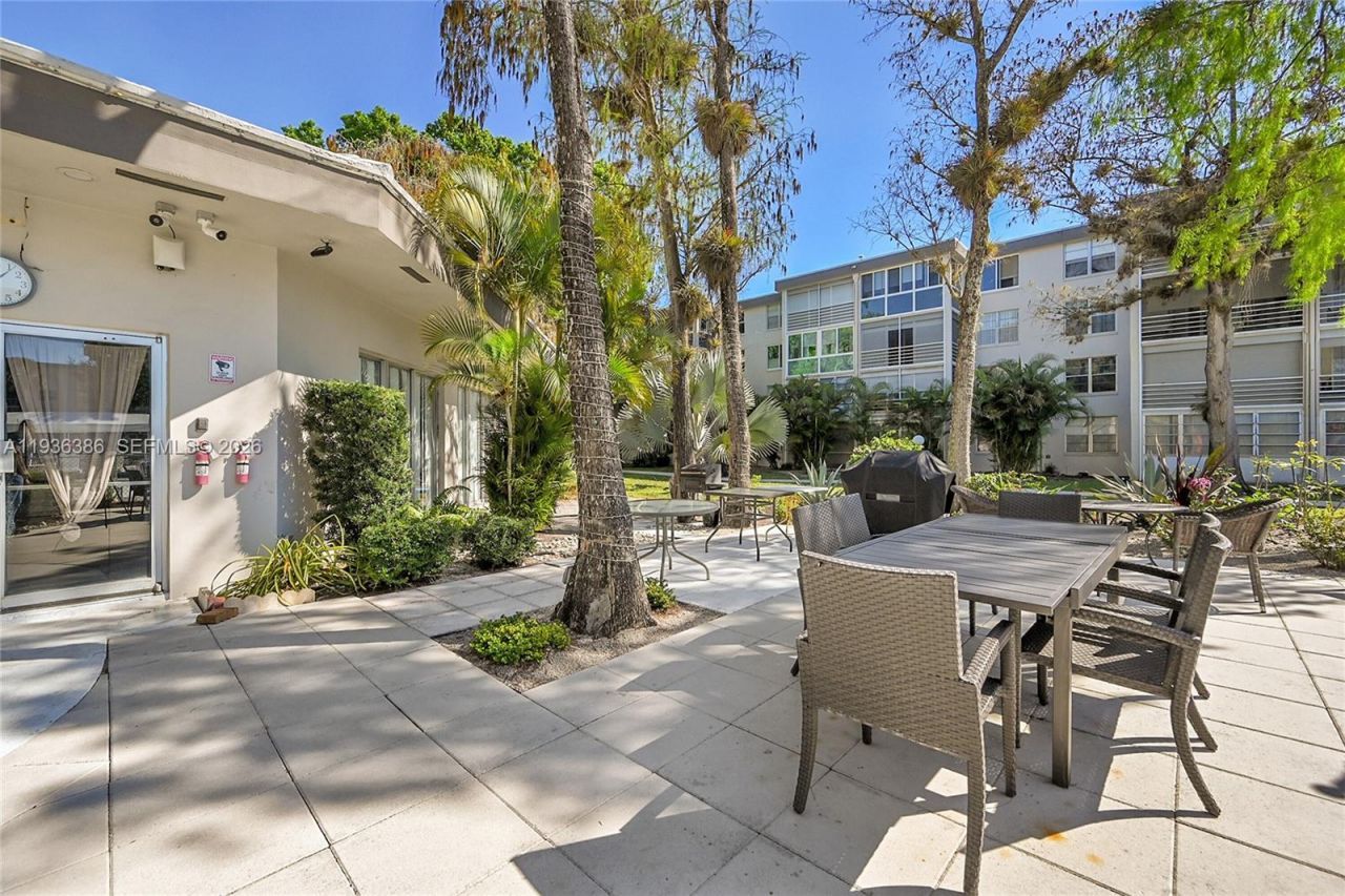 4850 NW 29th Ct , Unit 125, Lauderdale Lakes, FL 33313 Photo