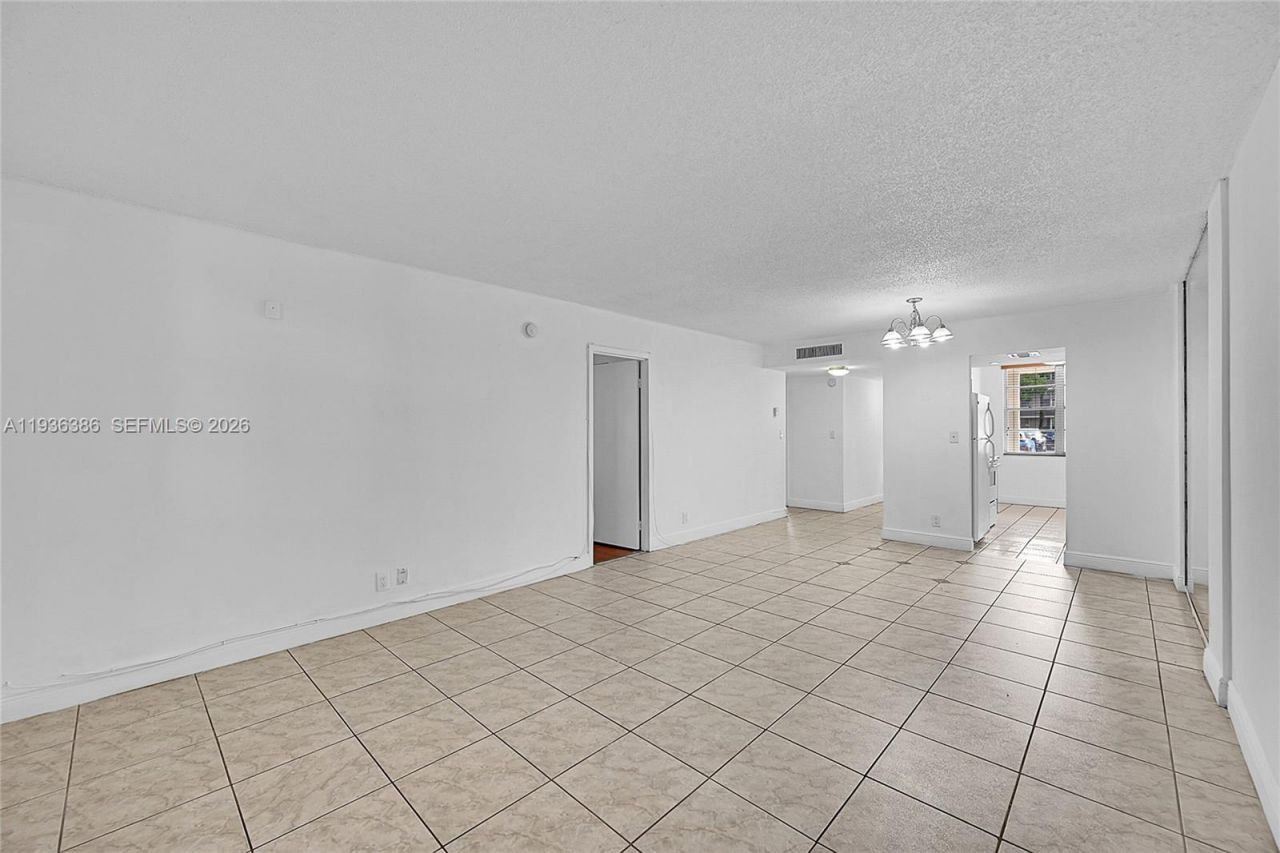 4850 NW 29th Ct , Unit 125, Lauderdale Lakes, FL 33313 Photo