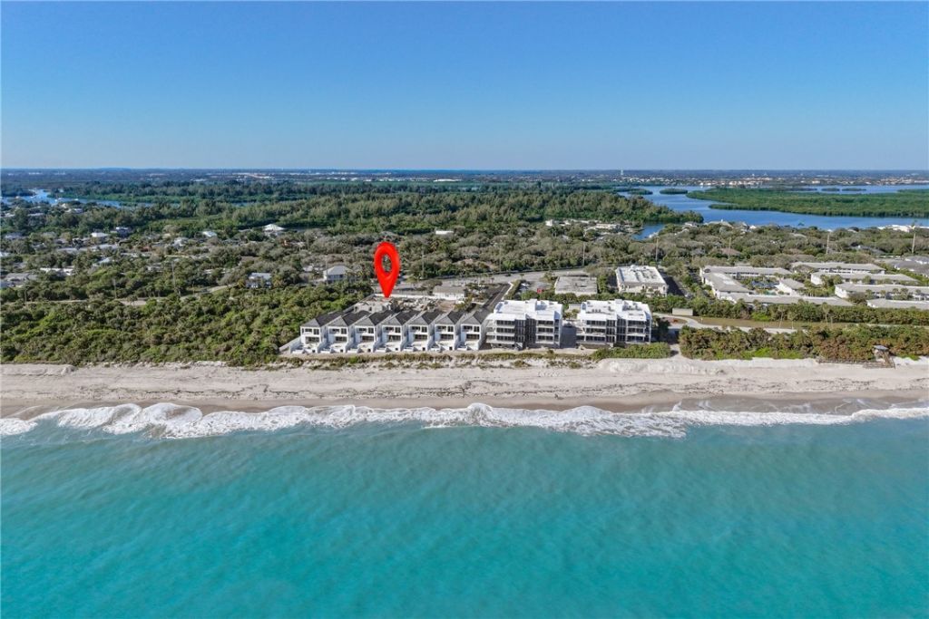 805 46th Place, Unit 9, Vero Beach, FL 32963 Photo