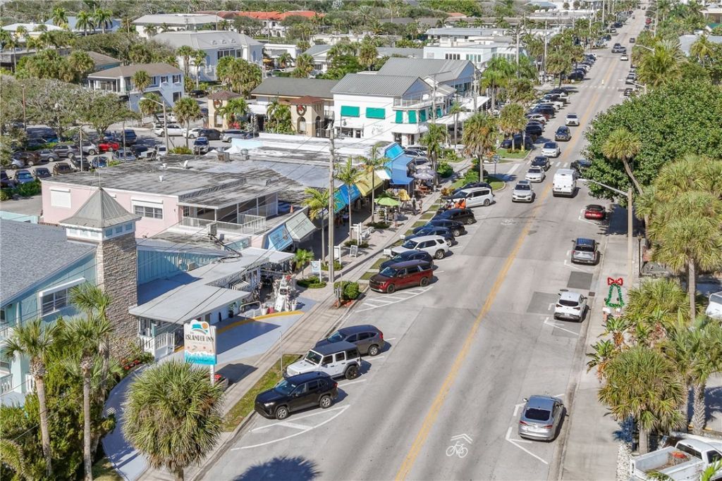 805 46th Place, Unit 9, Vero Beach, FL 32963 Photo