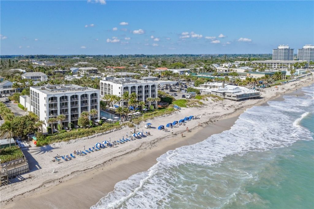 805 46th Place, Unit 9, Vero Beach, FL 32963 Photo