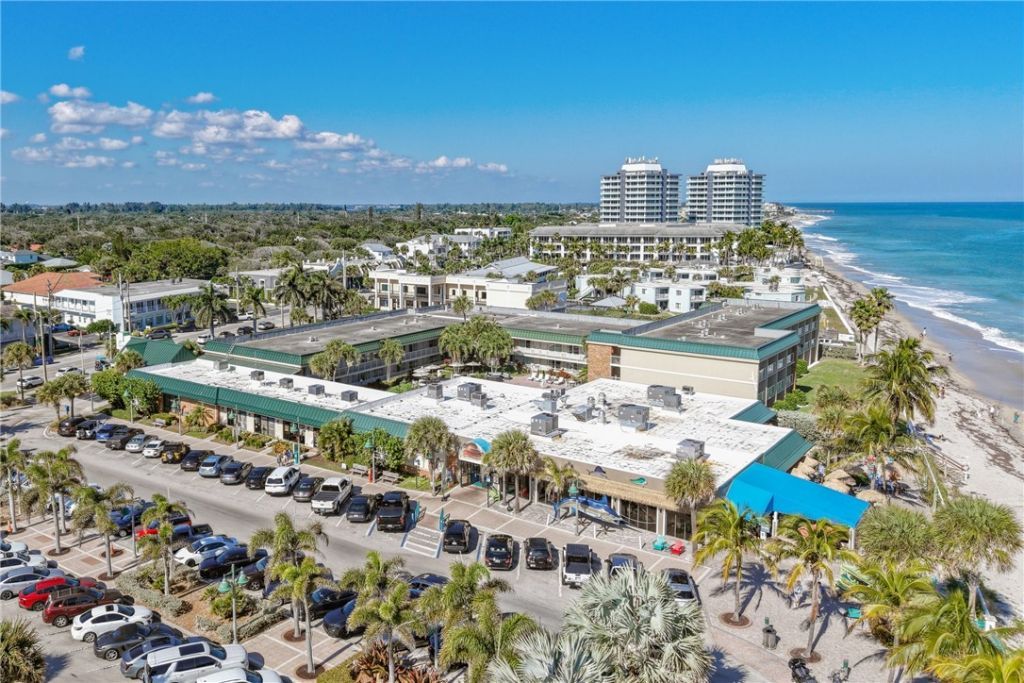 805 46th Place, Unit 9, Vero Beach, FL 32963 Photo