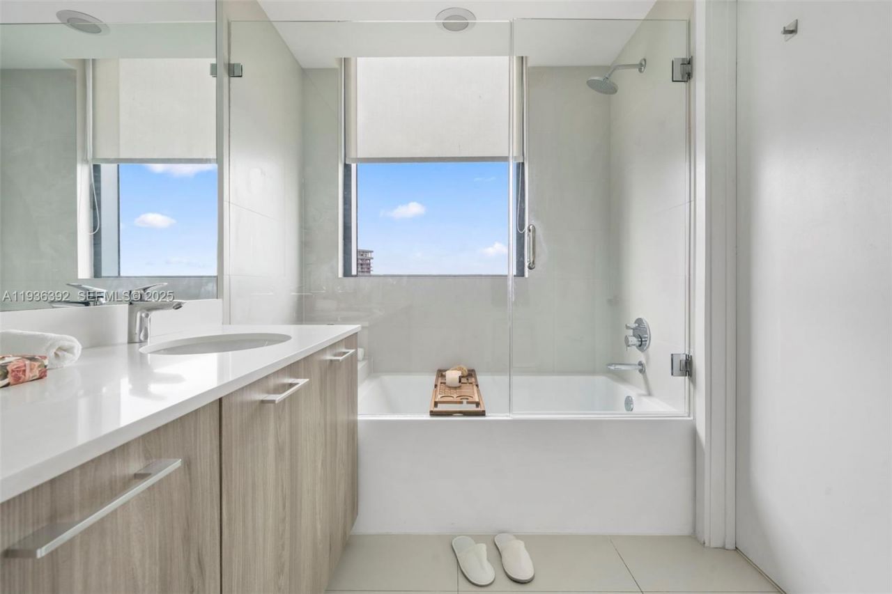 501 NE 31st St , Unit 3409, Miami, FL 33137 Photo