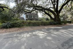 2121 Wappoo Drive photo 4