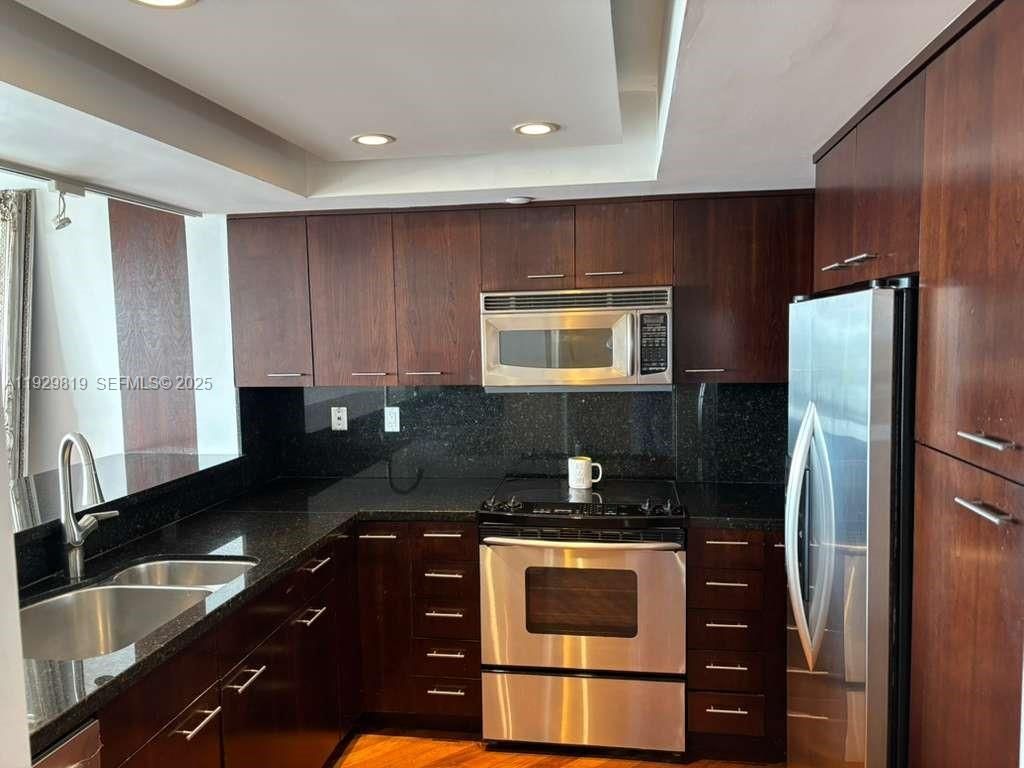 400 S Pointe Dr , Unit 2105, Miami Beach, FL 33139 Photo