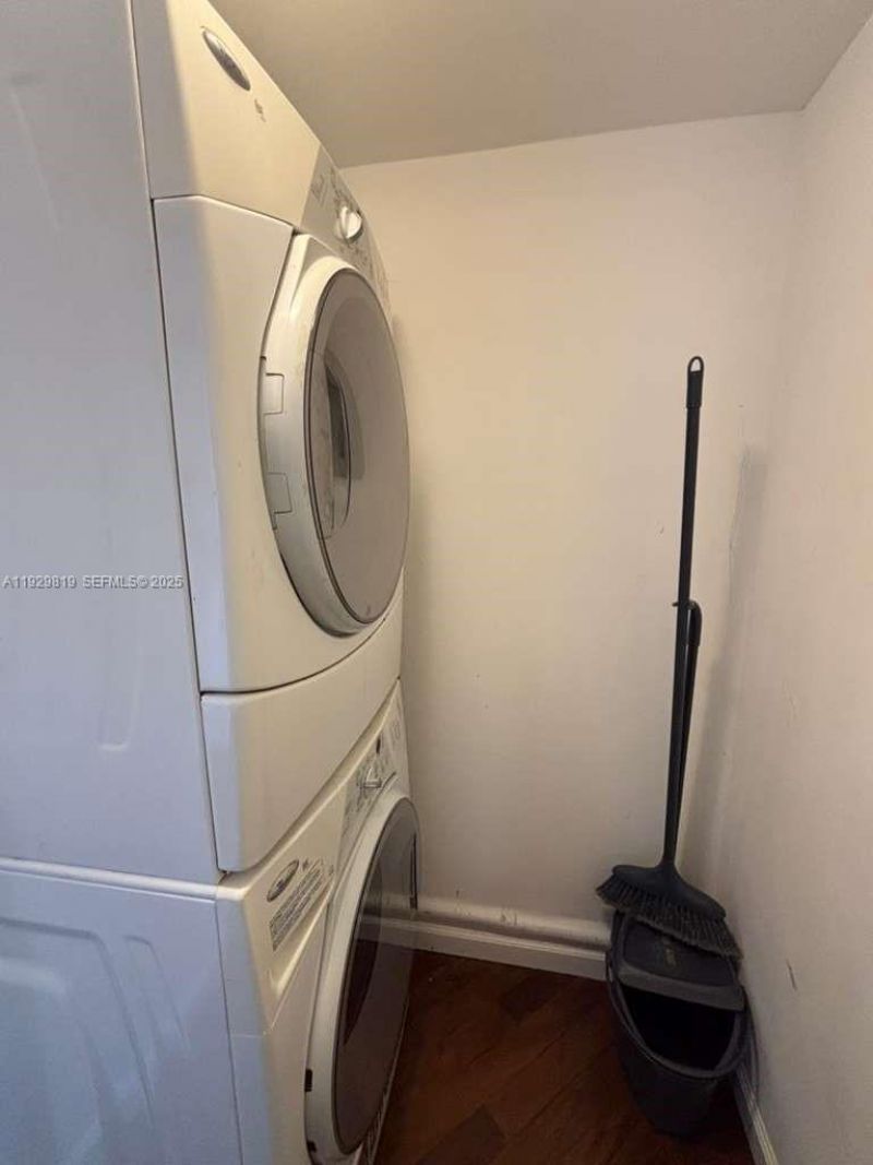 400 S Pointe Dr , Unit 2105, Miami Beach, FL 33139 Photo