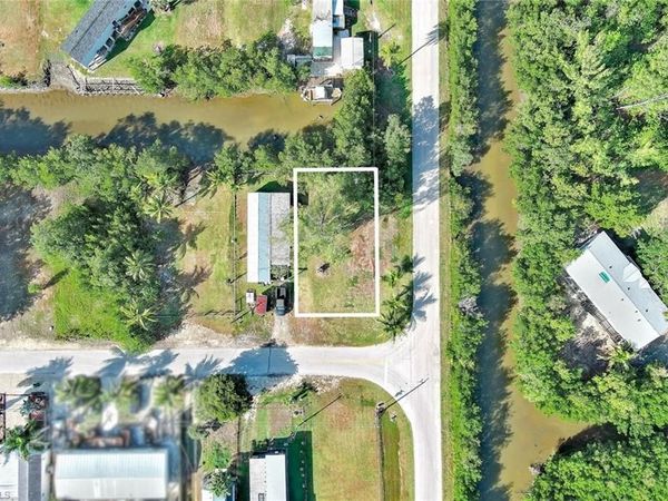104 Egret LN, EVERGLADES CITY, FL 34139