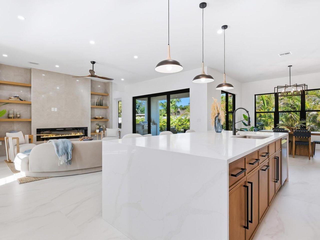 2303 Loma Linda Street, Sarasota, FL 34239 Photo