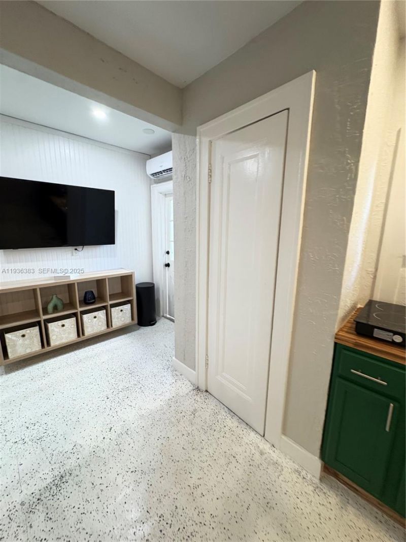 1901 SW Sw 9 Street, Unit 3, Miami, FL 33135 Photo