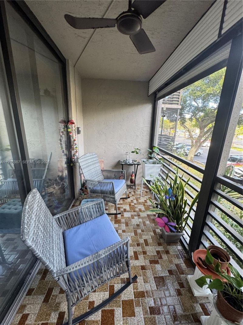 900 Colony Point Cir , Unit 218, Pembroke Pines, FL 33026 Photo