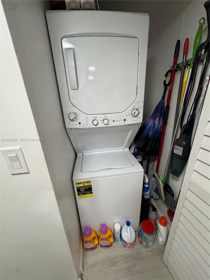 900 Colony Point Cir , Unit 218, Pembroke Pines, FL 33026 Photo