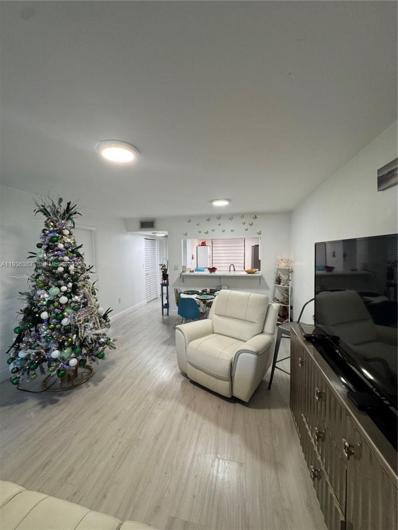 900 Colony Point Cir , Unit 218, Pembroke Pines, FL 33026 Photo