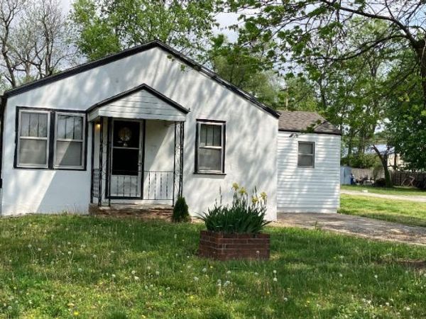 2727 W Walnut Street, Springfield, MO 65802