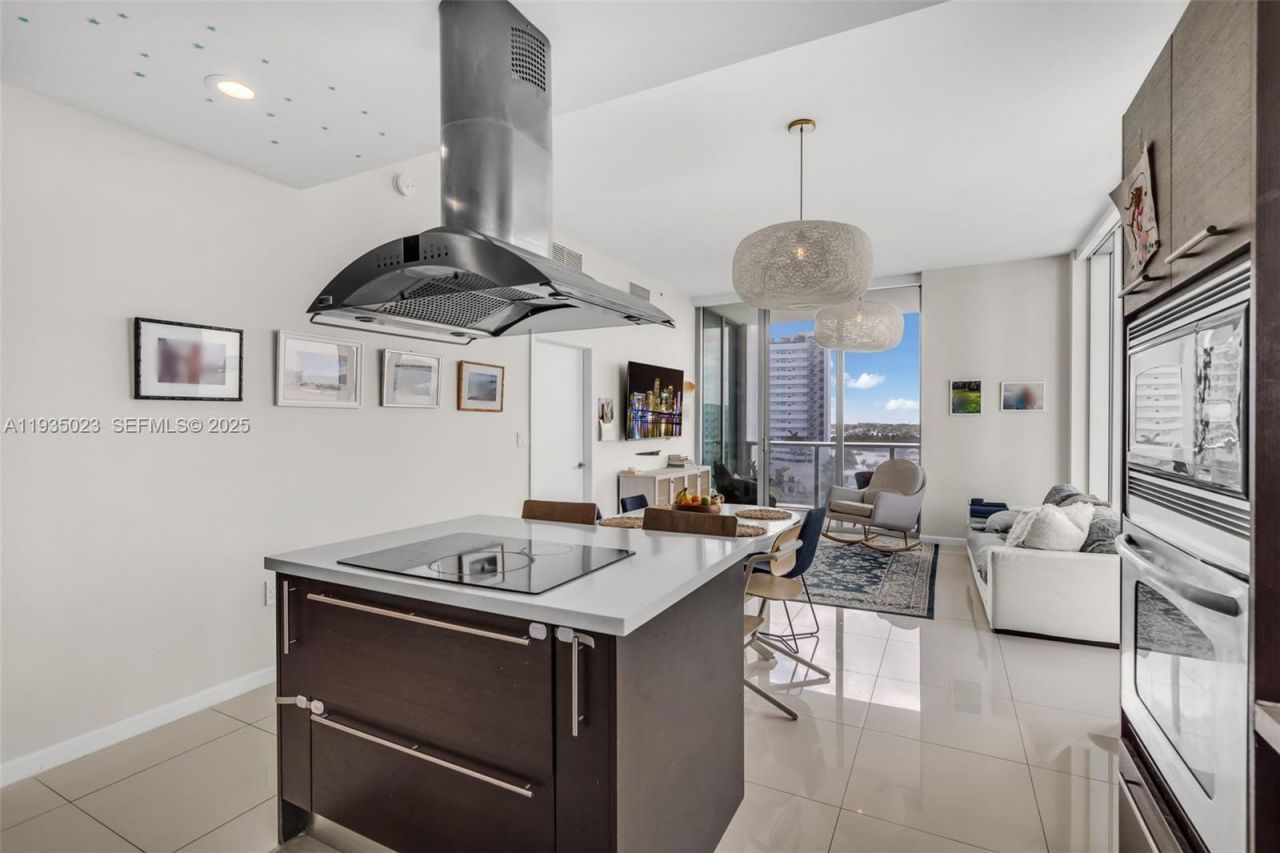 7928 East Dr, Unit 708, North Bay Village, FL 33141 Photo