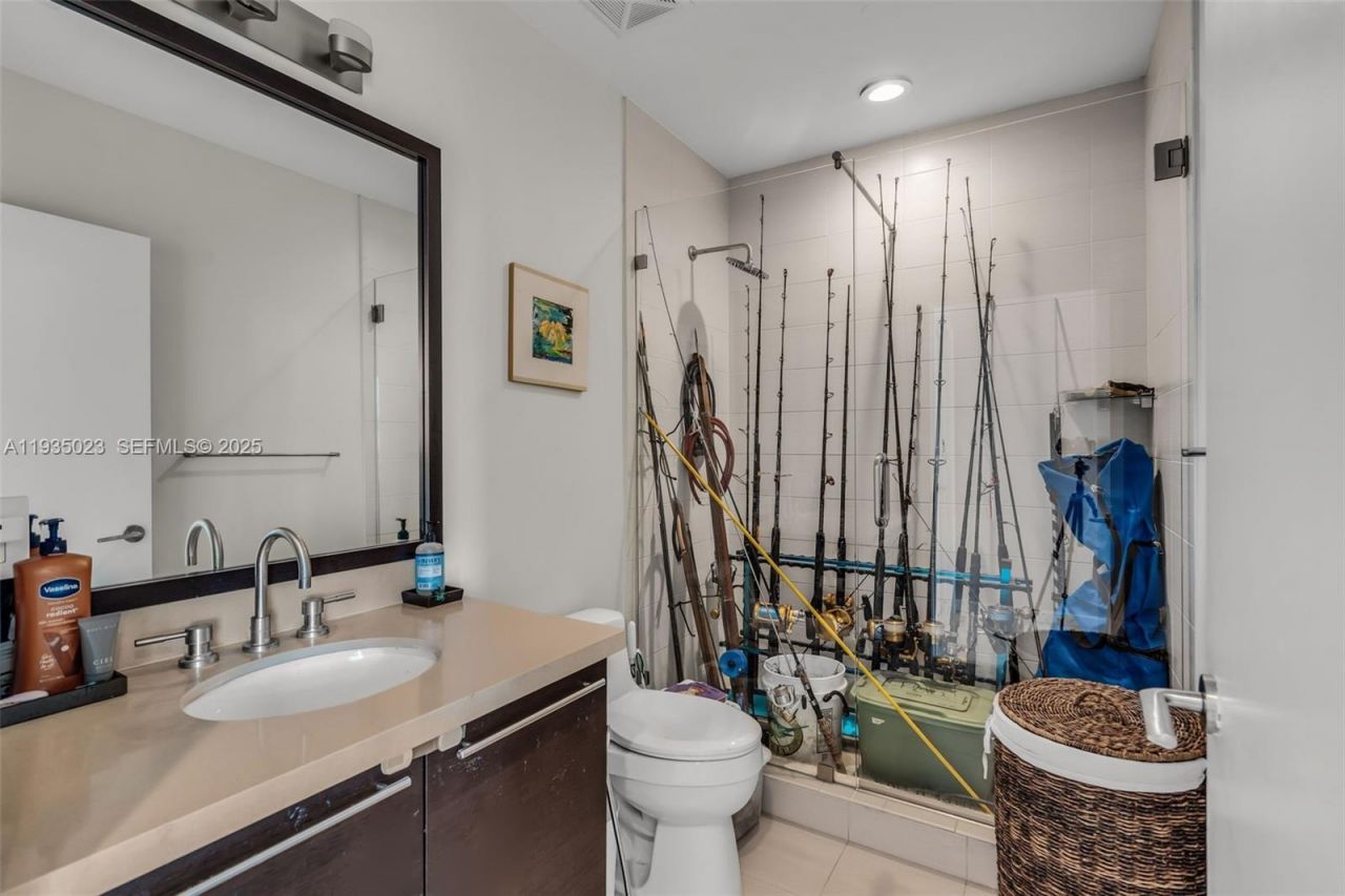 7928 East Dr, Unit 708, North Bay Village, FL 33141 Photo