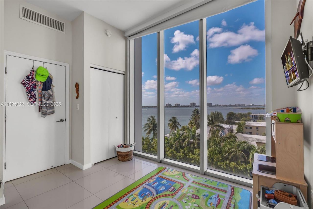 7928 East Dr, Unit 708, North Bay Village, FL 33141 Photo