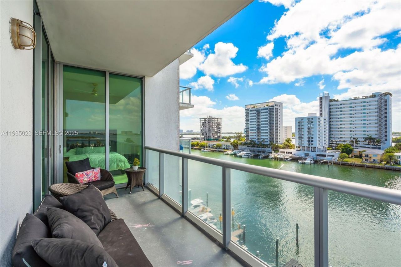 7928 East Dr, Unit 708, North Bay Village, FL 33141 Photo