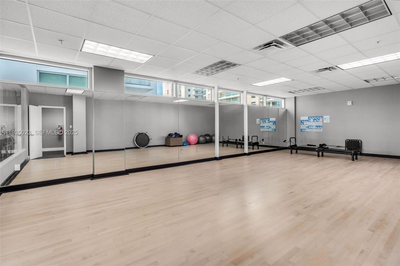 7928 East Dr, Unit 708, North Bay Village, FL 33141 Photo