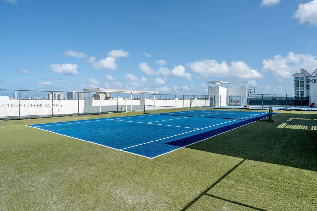 7928 East Dr, Unit 708, North Bay Village, FL 33141 Photo