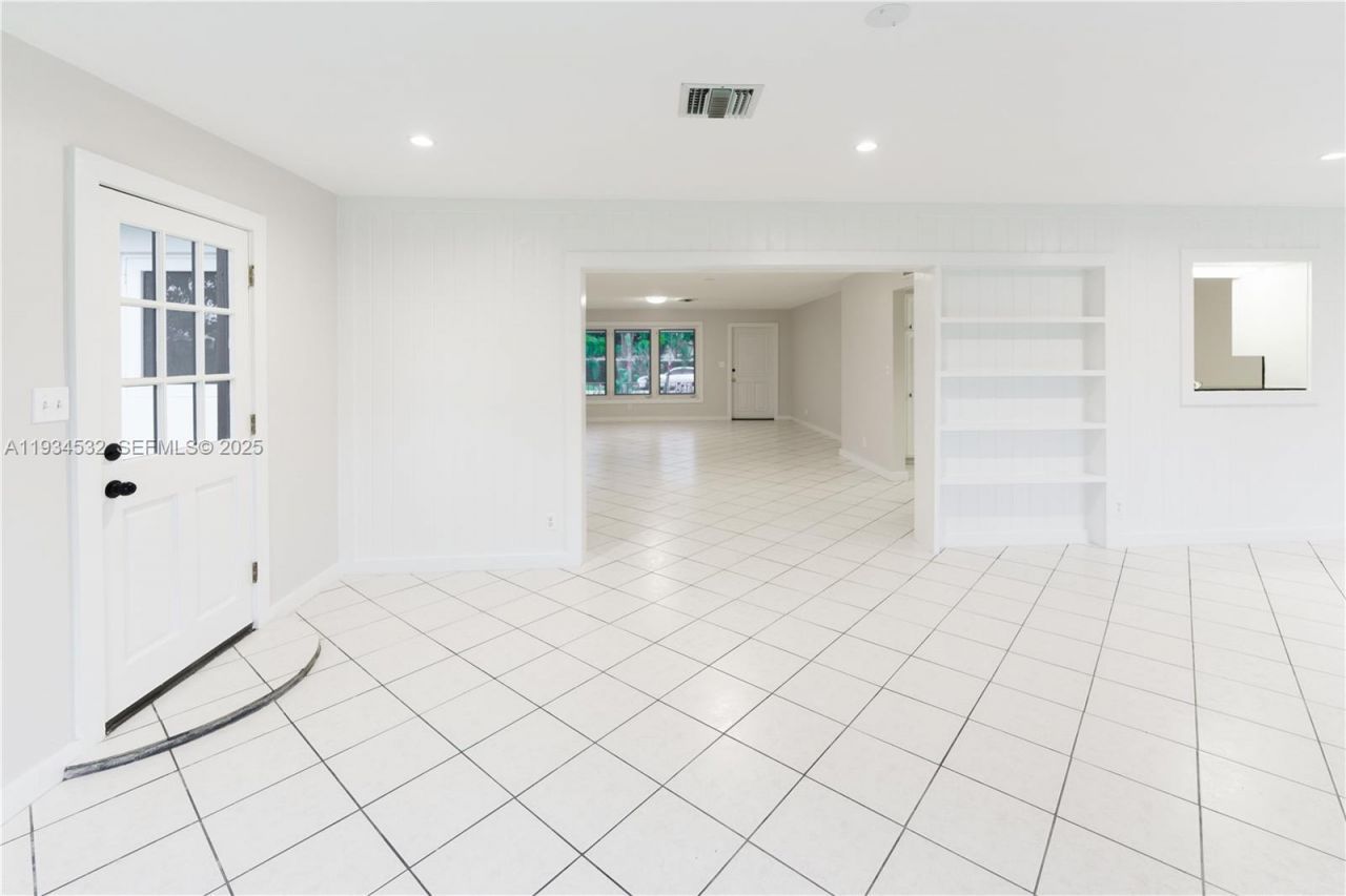 5706 NE 15th Ave , Fort Lauderdale, FL 33334 Photo