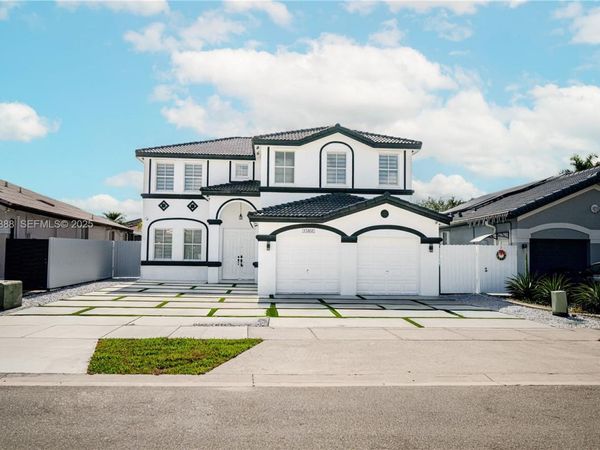 15486 SW 23rd Ln, Miami, FL 33185