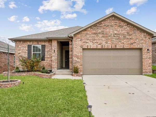 742 Camden Drive, Lavon, TX 75166