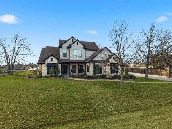 113 Bent Oak Drive, Aubrey, TX 76227