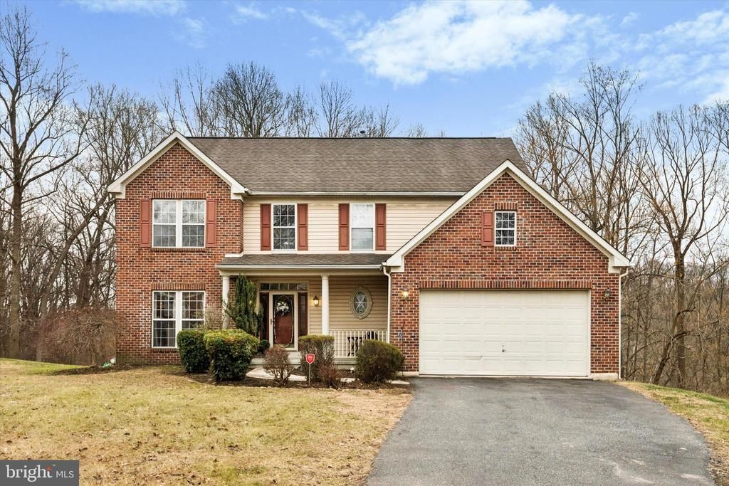 33 Big Woods Drive, Glen Mills, PA 19342 Main Photo