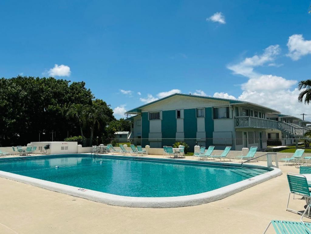 2102 Lake Osborne Drive, Unit 15, Lake Worth Beach, FL 33461 Photo