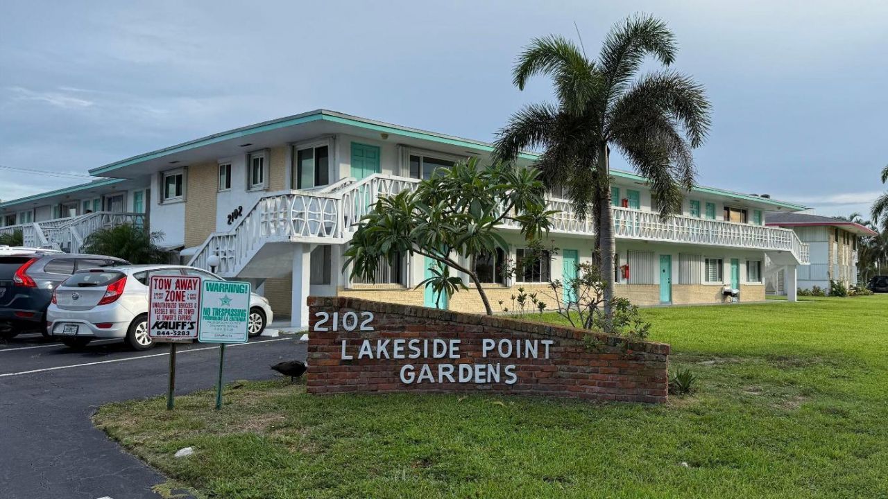 2102 Lake Osborne Drive, Unit 15, Lake Worth Beach, FL 33461 Photo