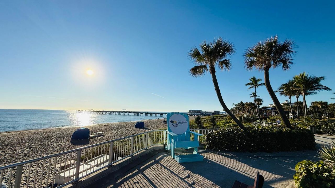 2102 Lake Osborne Drive, Unit 15, Lake Worth Beach, FL 33461 Photo