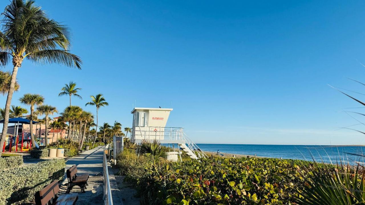 2102 Lake Osborne Drive, Unit 15, Lake Worth Beach, FL 33461 Photo