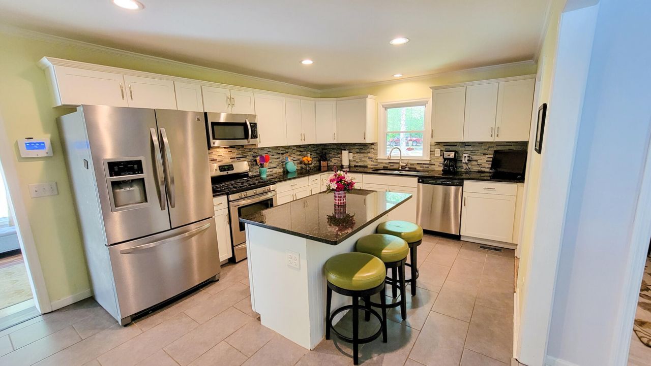 328 Sandy Springs Circle Photo 13