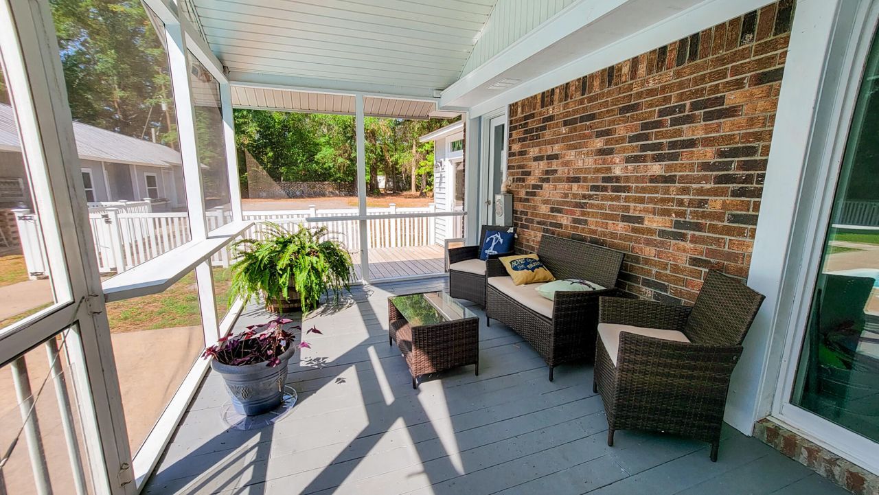 328 Sandy Springs Circle Photo 19