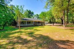 328 Sandy Springs Circle photo 4