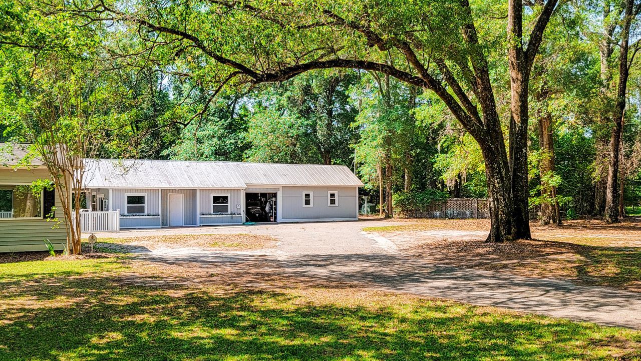 328 Sandy Springs Circle Photo 20