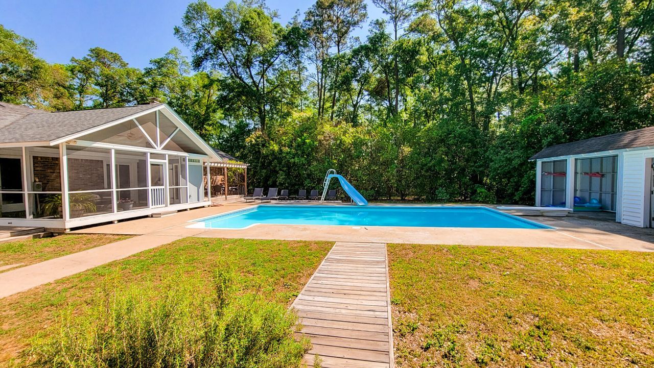 328 Sandy Springs Circle Photo 22