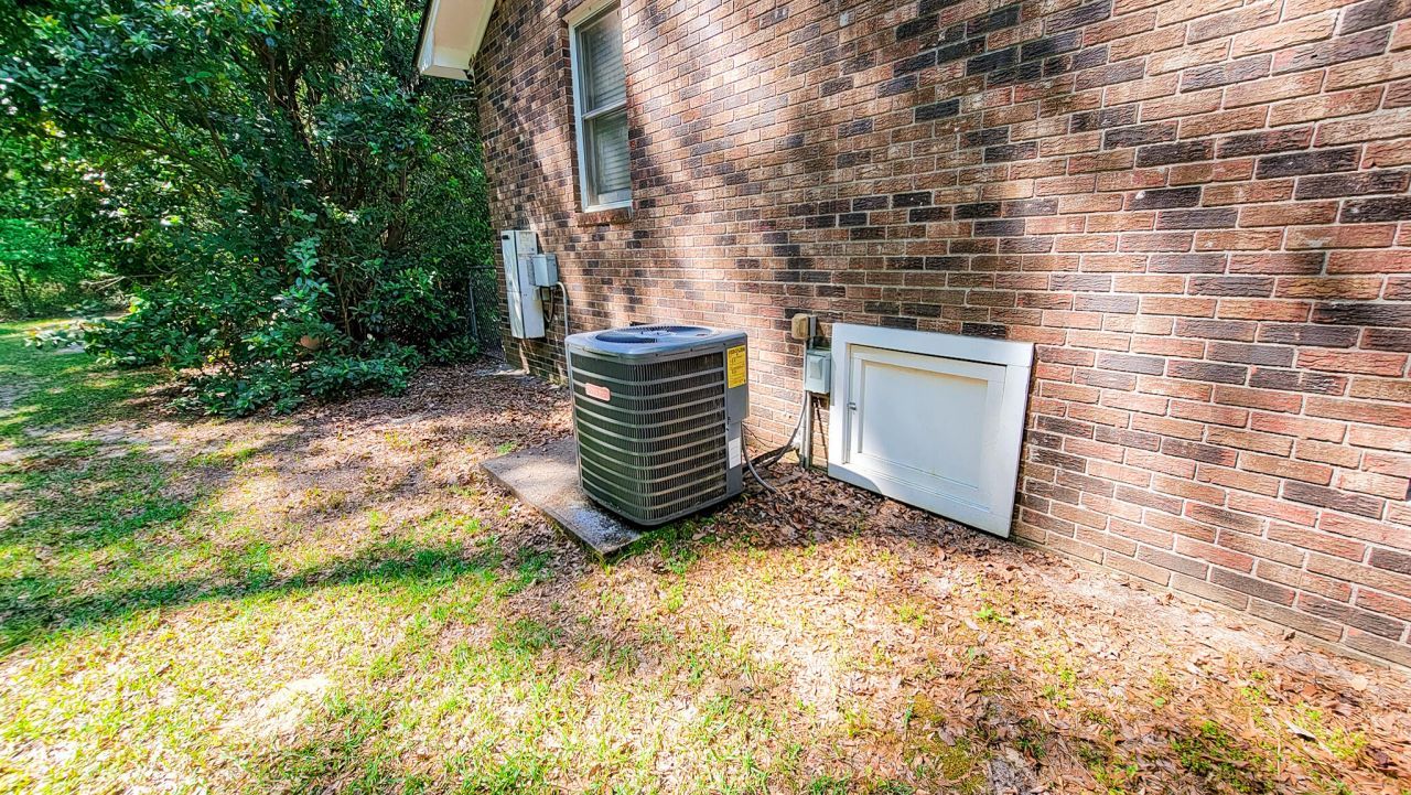 328 Sandy Springs Circle Photo 7