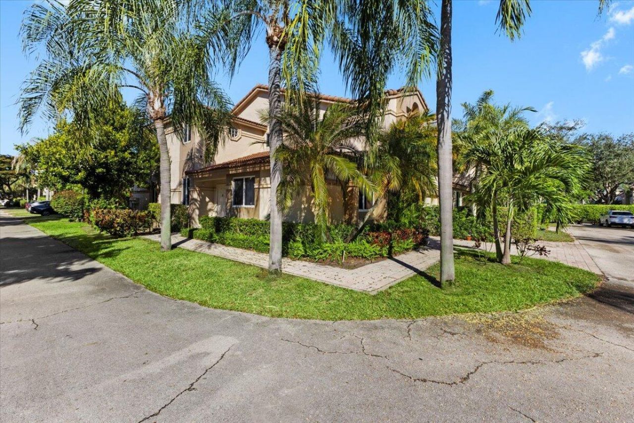 6700 Via Regina, Boca Raton, FL 33433 Photo