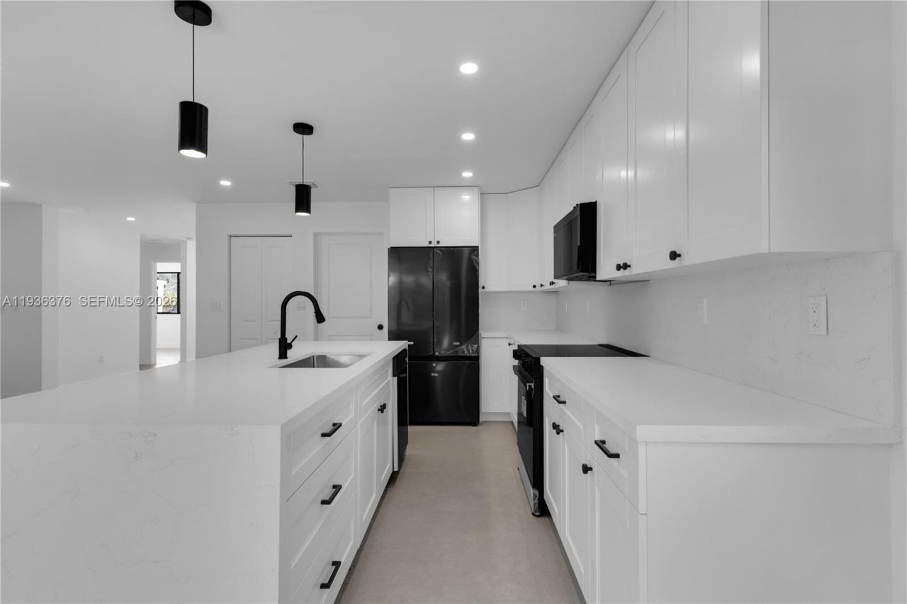 6421 SW 59th Ave, South Miami, FL 33143 Photo