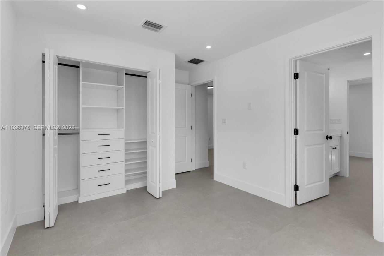 6421 SW 59th Ave, South Miami, FL 33143 Photo