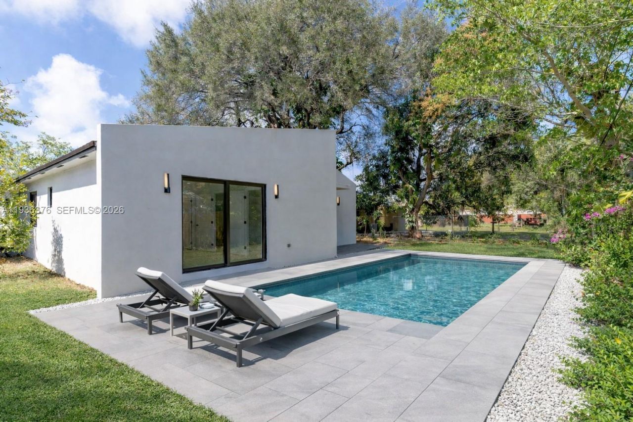 6421 SW 59th Ave, South Miami, FL 33143 Photo