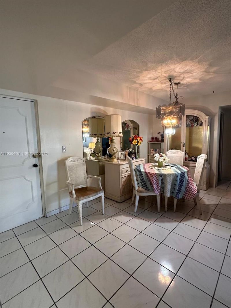 17560 Atlantic Blvd, Unit 109, Sunny Isles Beach, FL 33160 Photo